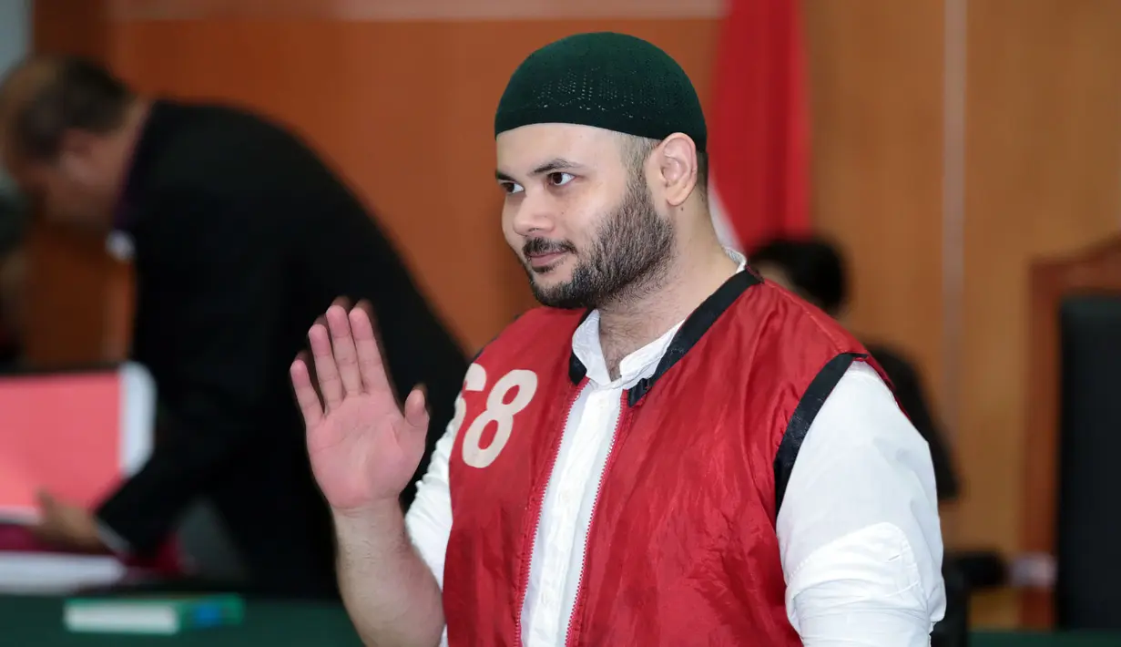 Penyanyi Ridho Rhoma kembali menjalani persidangan kasus narkotika. Hari ini, Selasa (12/9/2017) mejelis hakim menolak pledoi yang di ajukan anak penyanyi dangdut Rhoma Irama itu. (Deki Prayoga/Bintang.com)