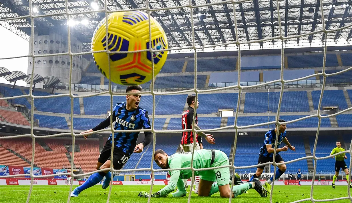 Opta mencatat, sudah tercipta enam gol hasil dari kombinasi apik dari duet Martinez dan Lukaku selama musim 2020/21 ini. (AFP/Miguel Medina)
