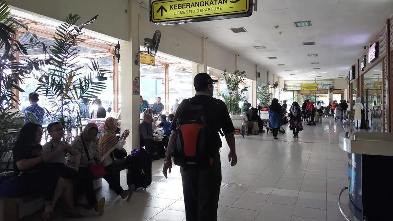 Total penumpang di Bandara Adisutjipto, Yogyakarta meningkat 26,91 persen jika dibandingkan dengan tahun lalu. (Liputan6.com/Switzy Sabandar) 
