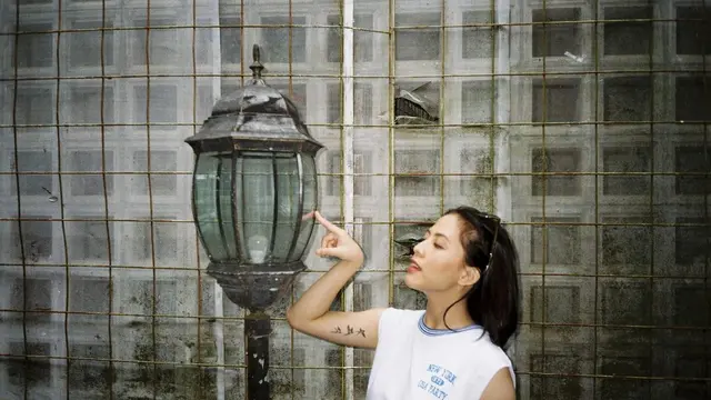 6 Potret Adhisty Zara Pamer Tato di Lengan dan Punggung, Curi Perhatian