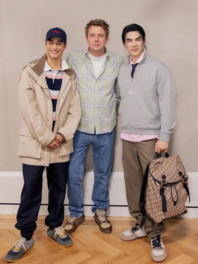 Mile Pakphum dan Apo Nattawin di Dior.  [@milephakphum]