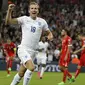 Penyerang - Harry Kane, penampilannya bersama Tottenham dan timnas Inggris sangat memukau. Striker 22 tahun ini dipercaya akan menjadi pilihan pertama bagi Roy Hodgson untuk berperan sebagai mesin gol The Three Lions. (AFP/Adrian Dennis)