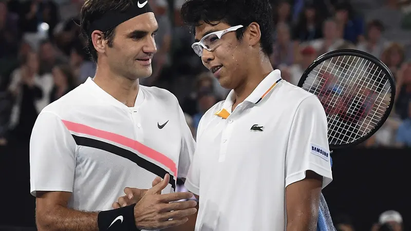 Roger Federer dan Hyeon Chung