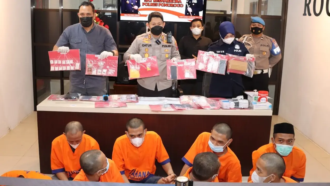 Polres Ponorogo menangkap 9 tersangka narkoba. (Dian Kurniawan/Liputan6.com)