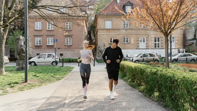 Ilustrasi olahraga bersama pasangan