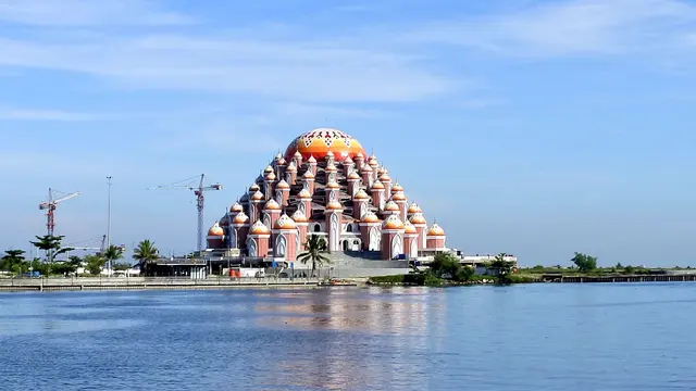 Masjid 99 Kubah - Annie Nugraha