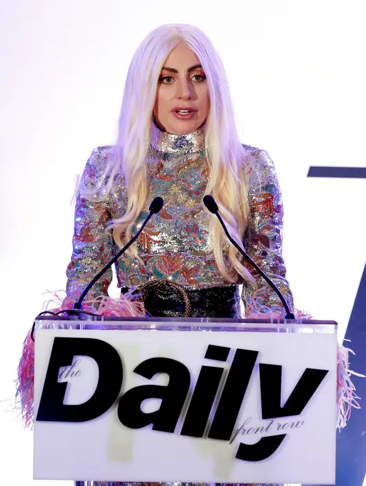 Lady Gaga pun kebanjiran pujian dari Netizen di berbagai penjuru dunia tentang penampilan casualnya. (AFP/Bintang.com)