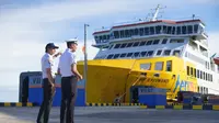 Dalam semangat memperingati Hari Pahlawan, PT ASDP Indonesia Ferry (Persero) menegaskan komitmen untuk terus hadir sebagai penyedia layanan transportasi yang merata dan inklusif bagi masyarakat Indonesia. (Dok ASDP)