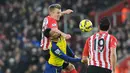 Arsenal mengawali tahun 2015 dengan hasil negatif. Klub Meriam London itu takluk 0-2 kala bertamu ke kandang Southampton pada laga Premier League. (AFP/Olly Greenwood)