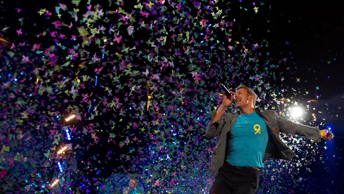 Aksi Panggung Chris Martin di Berbagai Pertunjukan Coldplay