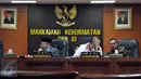 Ketua MKD, Surahman Hidayat (kiri) saat menjalani sidang jelang putusan kasus pelanggaran kode etik di Senayan, Jakarta, Rabu (16/12/2015). Sidang MKD beragenda putusan kasus Pelanggaran Etik Ketua DPR Setya Novanto. (Liputan6.com/Johan Tallo) 