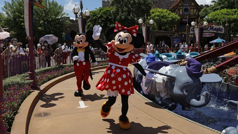FOTO: Kembali Dibuka, Disneyland Hong Kong Terapkan Protokol Kesehatan COVID-19