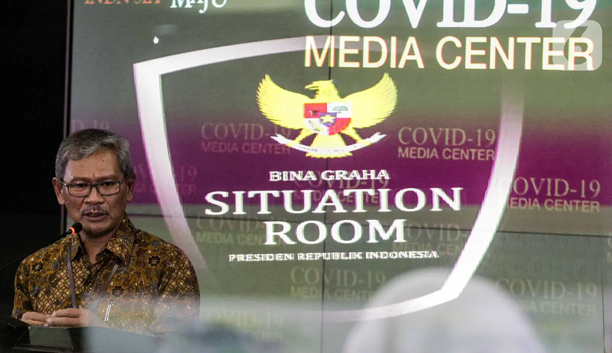 Juru bicara pemerintah untuk penanganan virus corona, Achmad Yurianto memberikan keterangan di Kantor Staf Presiden, Komplek Istana Negara, Jakarta, Kamis (5/3/2020). Keterangan terkait isu virus corona serta mengantisipasi informasi hoaks tentang virus tersebut. (Liputan6.com/Faizal Fanani)