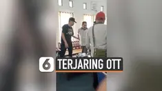 Tim intel Kejaksaan Negeri Mataram melakukan operasi tangkap tangan terhadap Kepala Dinas Pariwisata Lombok Barat. Pelaku diduga melakukan pungutan liar.