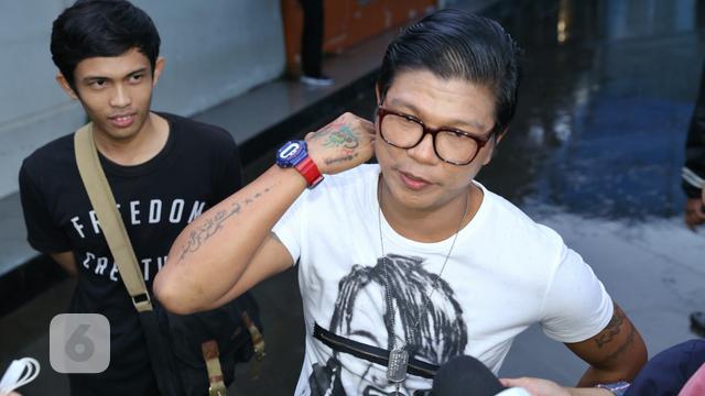 [Bintang] Andika Kangen Band dan Pramugari