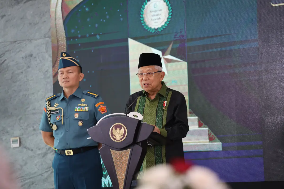 Wakil Presiden (Wapres) Ma'ruf Amin di acara Anugerah Adinata Syariah 2024 di Menara Syariah, Pantai Indah Kapuk, Tangerang, Banten, Senin (20/05/2024).