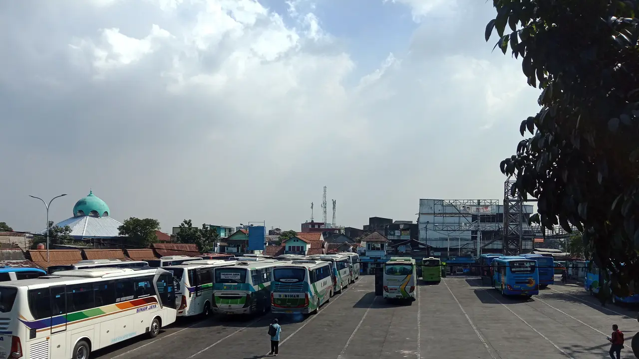 Situasi Terminal Cicaheum Bandung