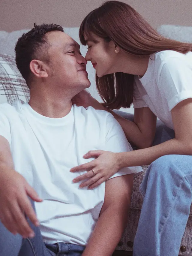 [Fimela] Gilang Dirga dan Adiezty Firza