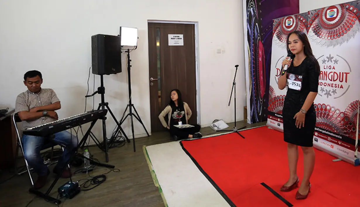 "Liga Dangdut Indonesia semoga bukan sekedar hiburan semata tapi juga bisa menjadi hal inspiratif tapi bisa menyatukan 34 provinsi melalui seni," kata PSRD Division Head, Ekin Gabriel, Minggu (3/12/2017). (Deki Prayoga/Bintang.com)