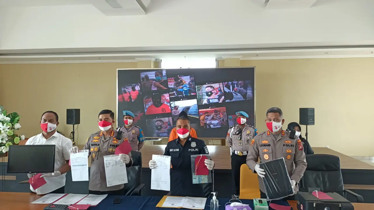 Polisi menangkap GTL alias G (23) terkait kasus pemalsuan surat keterangan hasil swab antigen Covid-19 di Kabupaten Tangerang.
