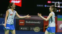 Reaksi pebulu tangkis ganda putri Jepang Nami Matsuyama/Chiharu Shida saat melawan pebulu tangkis ganda putri Jepang Yuki Fukusima/Sayaka Hirota pada pertandingan final East Ventures Indonesia Open 2022 di Istora Senayan, Jakarta, Minggu (19/6/2022). Nami Matsuyama/Chiharu Shida menjuarai East Ventures Indonesia Open 2022 usai mengalahkan Yuki Fukusima/Sayaka Hirota dengan skor 18-21, 21-14, dan 21-17. (Liputan6.com/Faizal Fanani)