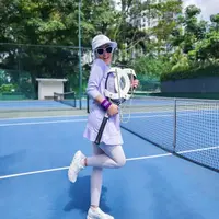 Tampilan Baju Olahraga Syahrini saat Bermain Tenis, credit: (@princessyahrini)