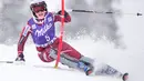 Nina Loeseth saat beraksi di nomor Slalom dalam Piala Dunia Ski di resort ski Jasna, Liptovsky Mikulas, Slovakia, (6/3/2016). (AFP/Joe Klamar)