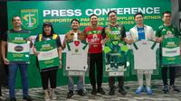 Persebaya Surabaya merilis sponsor baru di Stadion Gelora Bung Tomo, Surabaya, Minggu (11/8/2024) malam, hanya beberapa jam sebelum kick-off melawan PSS Sleman. (Bola.com/Aditya Wany)