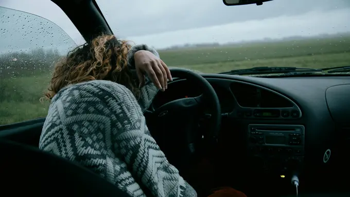 Cara Menghindari Microsleep agar Tetap Fokus Saat Berkendara