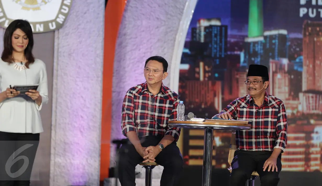 Pasangan calon Gubernur dan Wakil Gubernur DKI Jakarta no 2, Basuki Tjahaja Purnama dan Djarot Saiful Hidayat bersiap mengikuti debat terakhir Pilgub DKI Jakarta di Hotel Bidakara, Jakarta, Rabu (12/4). (Liputan6.com/Faizal Fanani)