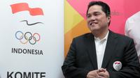 Ketua INASGOC, Erick Thohir usai melakukan rapat Asian Games di Kantor KOI, Jakarta, (11/6/2018). Rapat tersebut membahas sosialisasi Asuransi dan sponsor Atlet Indonesia. (Bola.com/Nick Hanoatubun)