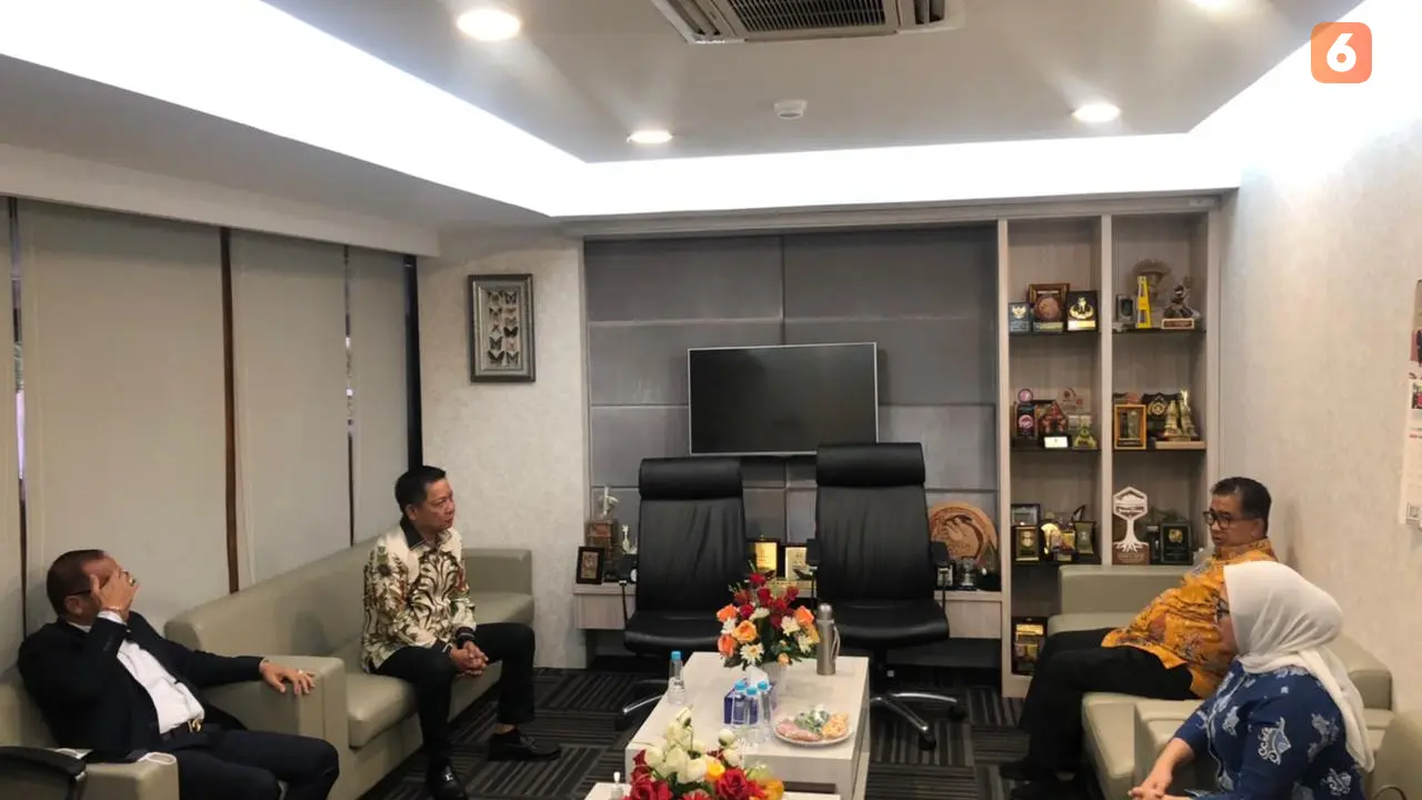 Pj Gubernur Sulawesi Barat, Akmal Malik menemui Komisi IV DPR RI (Liputa6.com/Istimewa)