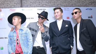 Pelajari Indonesia Eru Semakin Dekat Dengan Penggemar Page 1 Photo Fimela Com Beberapa macam model gaya rambut pria korea yang sedang terkenal, yang bisa anda coba untuk model gaya rambut anda yang bisa disesuaikan dengan rambut sangat sekali berperan penting bagi pria dan wanita. fimela com