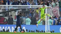 Berpotensi Tinggalkan Aston Villa, Emiliano Martinez Dalam Pantauan MU