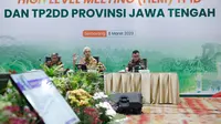 Gubernur Jawa Tengah Ganjar Pranowo, saat memimpin rapat High Level Meeting (HLM) Tim Pengendali Inflasi Daerah atau TPID dan Tim Percepatan dan Perluasan Digitalisasi Daerah (TP2DD) Provinsi Jawa Tengah di Gumaya Hotel, Kota Semarang. (istimewa)