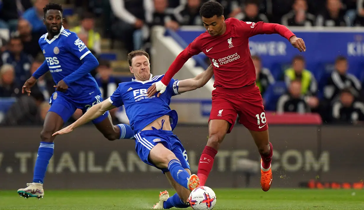Mohamed Salah menjadi pemberi assist untuk kedua gol itu. Salah kembali menjadi inspirator lewat assist ketiga kepada gol Arnold di menit ke-71 sehingga membuat skor berubah menjadi 3-0. (Tim Goode/PA via AP)