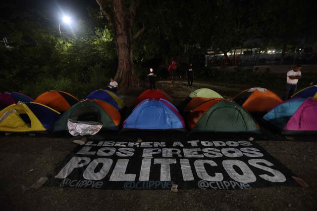 Harap Cemas, Keluarga Tahanan Politik Venezuela Menanti Pembebasan