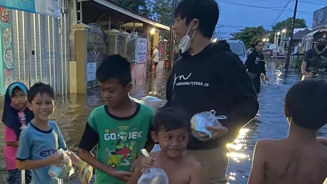 6 Momen Rian d'Masiv Bantu Korban Banjir di Kalimantan Selatan, Tuai Pujian