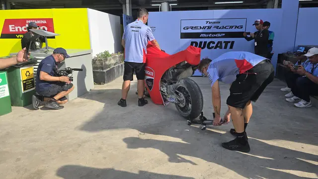 Motor Marc Marquez terbakar di MotoGP Mandalika 2024