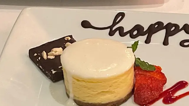 Satu Tahun Menikah, Ini Potret Anniversary Pernikahan Ashilla Eks Blink dan Suami