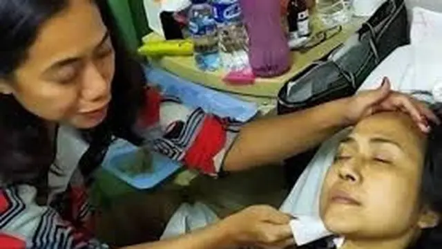 Ria Irawan Sedang dirawat