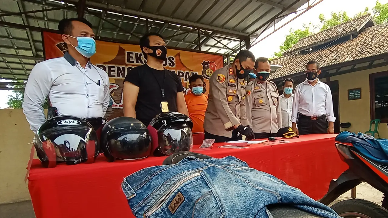Kapolres Serang Kabupaten, AKBP Mariono,Saat Ungkap Kasus Di Mapolsek Ciruas. (Senin, 09/11/2020). (Yandhi Deslatama/Liputan6.com)