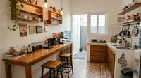 9 Desain Dapur Sederhana untuk yang Suka Ngopi di Rumah, Hangat dan Estetik