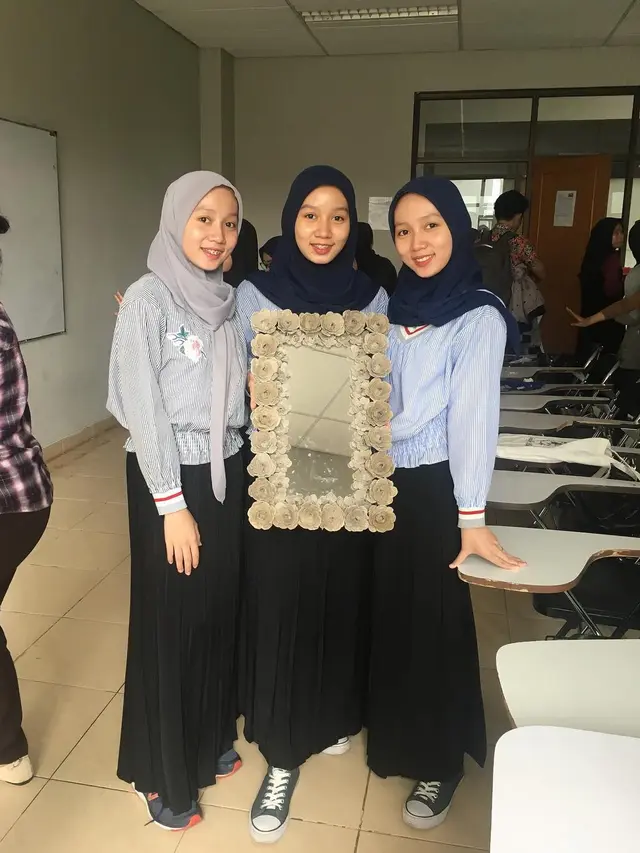6 Potret Purwa Kembar, Kembar Tiga Wanita yang Viral di TikTok