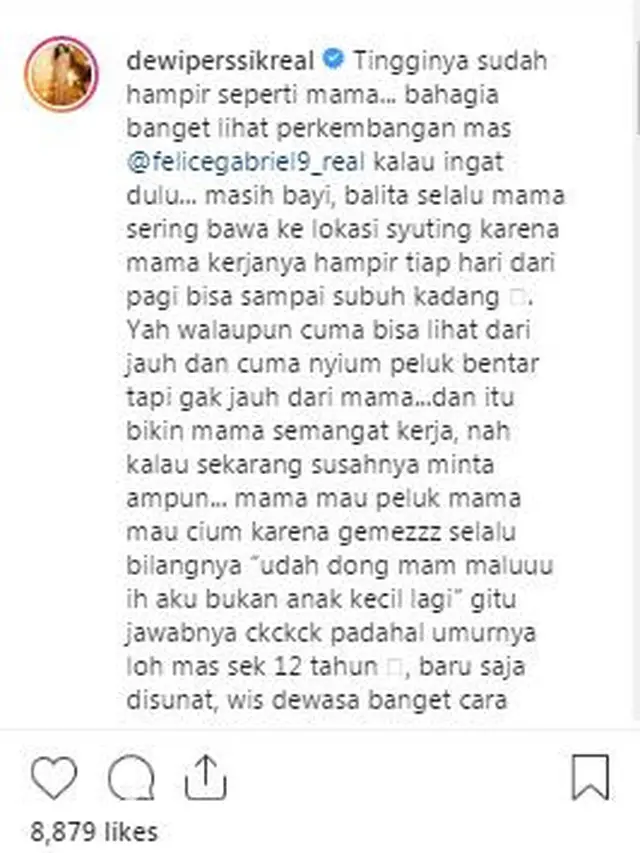 Status teks Dewi Perssik.