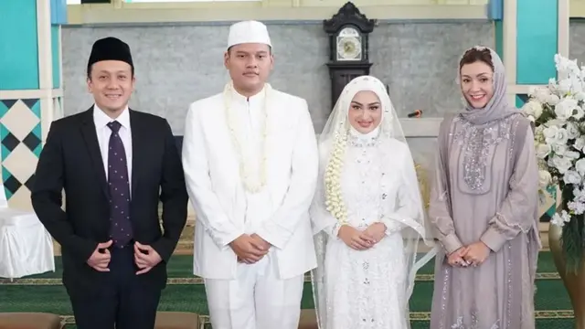 6 Momen Pernikahan Memes Prameswari dan Adya Laksmana, Tampil Menawan Pakai Hijab