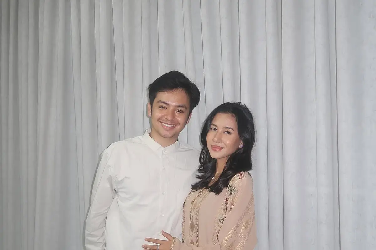 Gaya Angga Yunanda dan Shenina Cinnamon di Lebaran Perdana sebagai Pasutri, Simpel tapi Elegan