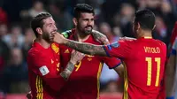 Para pemain Spanyol merayakan gol ke gawang Israel (Foto: ESPN))