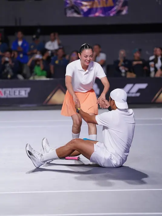 Ibnu Jamil dan Ririn Ekawati main tenis [Instagram/ibnujamilo]