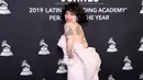 Mon Laferte berpose saat menghadiri Gala Recording Academy Latin Person 2019 di Ballroom Premier di MGM Grand Hotel & Casino di Las Vegas, Nevada (13/11/2019). (Rich Fury/Getty Images/AFP)